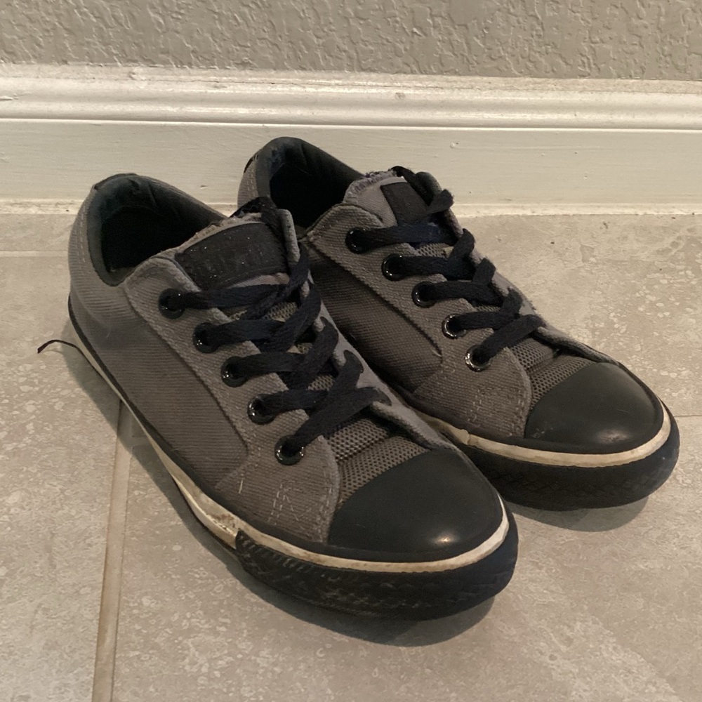 Converse Boys Chuck Taylor All Star Street Slip On, 4 Junior US Grey Black